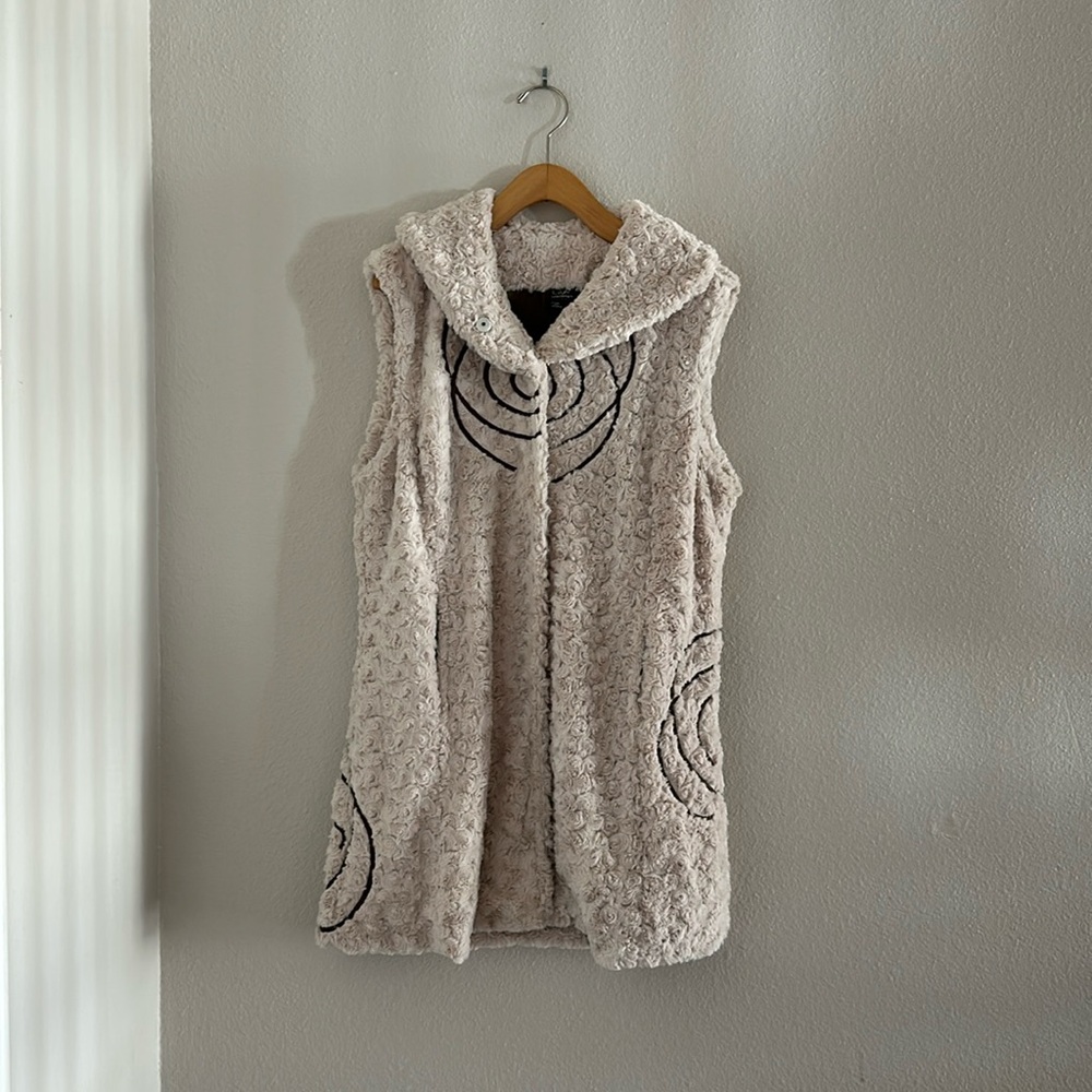 Covello Plush Vest Cream With Olive Swirl Accent Size 12 EUC Soft And Cozy
